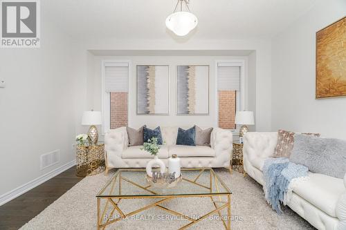 104 Pick Road, Guelph/Eramosa, ON - Indoor Photo Showing Living Room