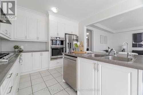 104 Pick Road, Guelph/Eramosa, ON - Indoor Photo Showing Kitchen With Double Sink