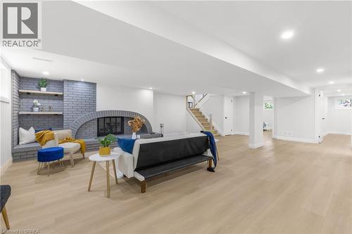 9 Ventnor Court, Brantford, ON - Indoor