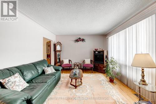 584452 Beachville Road, South-West Oxford (Beachville), ON - Indoor Photo Showing Living Room