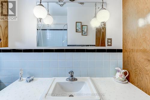 584452 Beachville Road, South-West Oxford (Beachville), ON - Indoor Photo Showing Bathroom