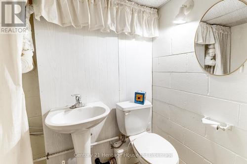 584452 Beachville Road, South-West Oxford (Beachville), ON - Indoor Photo Showing Bathroom