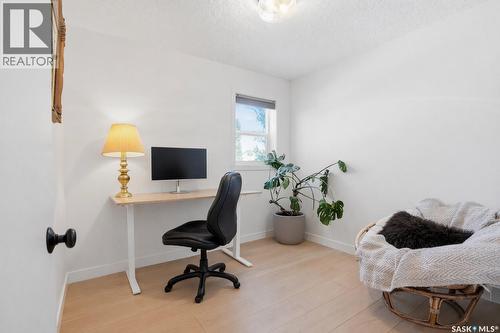 806 7Th Street E, Saskatoon, SK - Indoor Photo Showing Office