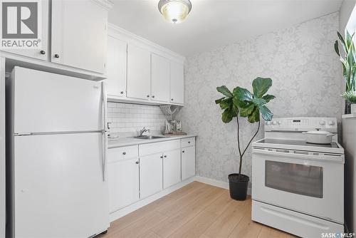 806 7Th Street E, Saskatoon, SK - Indoor