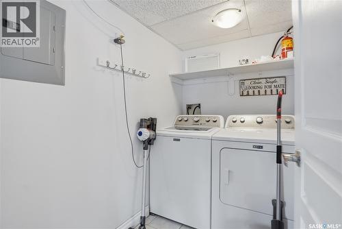 202 311 Clarence Avenue S, Saskatoon, SK - Indoor Photo Showing Laundry Room