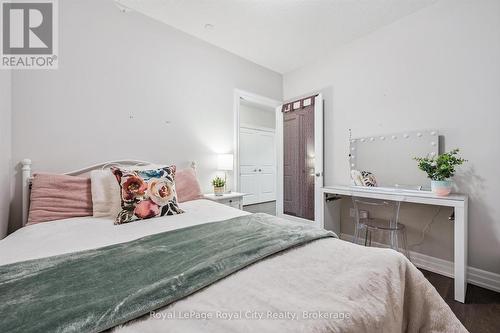 809 - 1880 Gordon Street, Guelph (Pineridge/Westminster Woods), ON - Indoor Photo Showing Bedroom