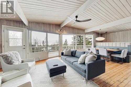 27 - 102 Wensley Drive, Blue Mountains, ON - Indoor Photo Showing Living Room