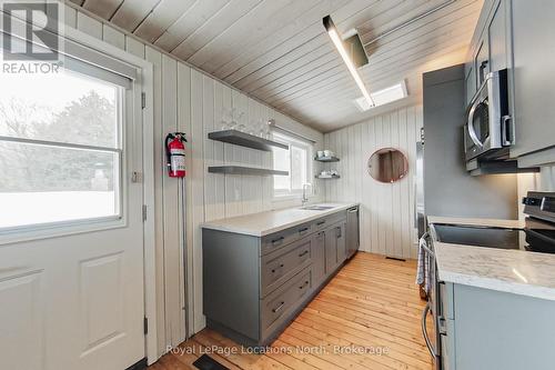 27 - 102 Wensley Drive, Blue Mountains, ON - Indoor Photo Showing Kitchen