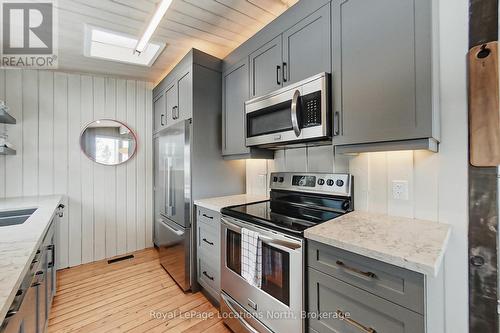 27 - 102 Wensley Drive, Blue Mountains, ON - Indoor Photo Showing Kitchen With Upgraded Kitchen