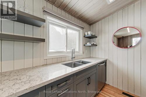 27 - 102 Wensley Drive, Blue Mountains, ON - Indoor Photo Showing Kitchen With Double Sink