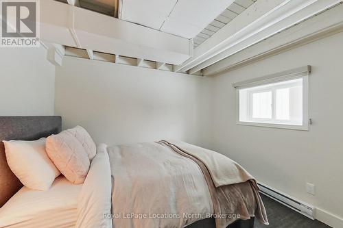 27 - 102 Wensley Drive, Blue Mountains, ON - Indoor Photo Showing Bedroom