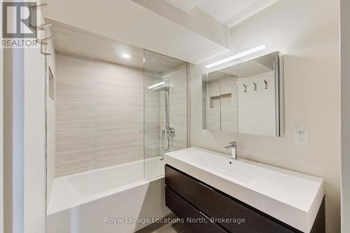 27 - 102 Wensley Drive, Blue Mountains, ON - Indoor Photo Showing Bathroom