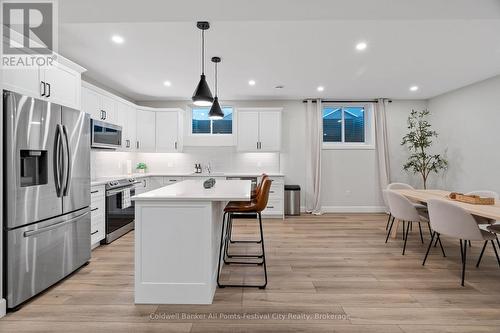 451 Woodridge Drive, Goderich (Goderich (Town)), ON - Indoor Photo Showing Kitchen With Upgraded Kitchen