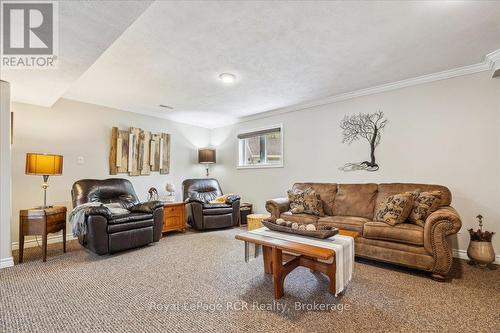 103488 Grey 18 Road, Meaford, ON - Indoor Photo Showing Living Room