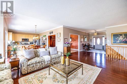 202 Southcrest Drive, Kawartha Lakes (Mariposa), ON - Indoor Photo Showing Living Room