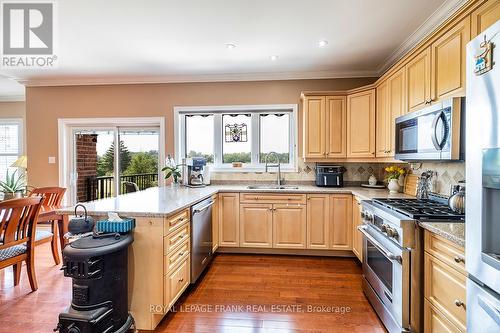 202 Southcrest Drive, Kawartha Lakes (Mariposa), ON - Indoor Photo Showing Kitchen With Double Sink