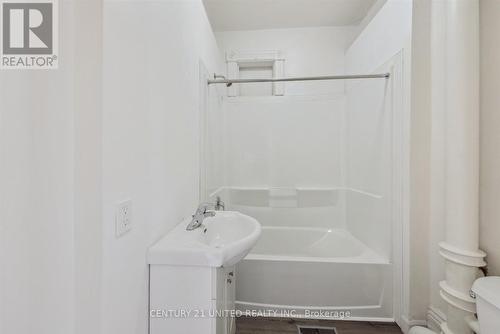 187 Stewart Street, Peterborough (Town Ward 3), ON - Indoor Photo Showing Bathroom