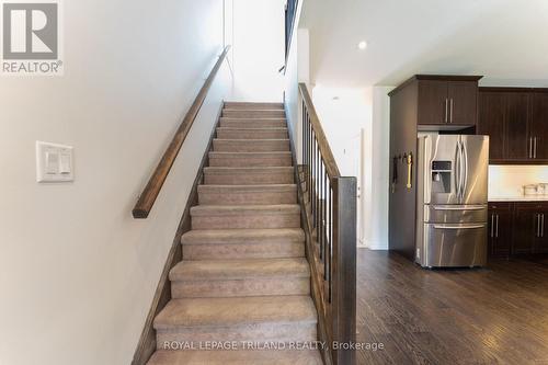 1090 Oakcrossing Road, London North (North M), ON - Indoor