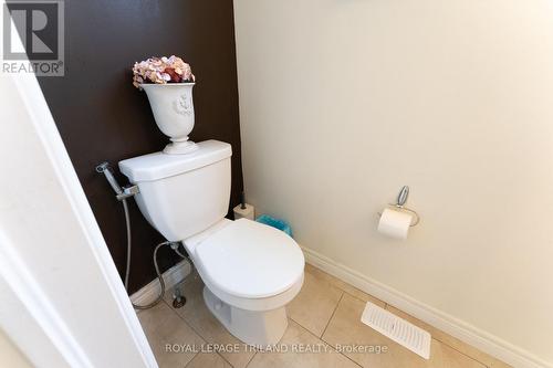 1090 Oakcrossing Road, London North (North M), ON - Indoor Photo Showing Bathroom