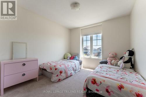 1090 Oakcrossing Road, London North (North M), ON - Indoor Photo Showing Bedroom