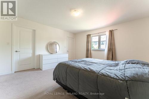 1090 Oakcrossing Road, London North (North M), ON - Indoor Photo Showing Bedroom