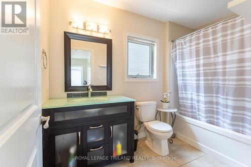 1090 Oakcrossing Road, London North (North M), ON - Indoor Photo Showing Bathroom