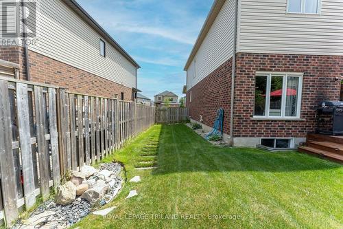 1090 Oakcrossing Road, London North (North M), ON - Outdoor With Exterior