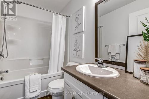 78 - 1960 Dalmagarry Road, London North (North E), ON - Indoor Photo Showing Bathroom