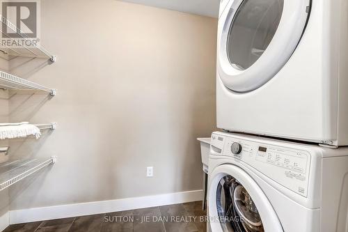 78 - 1960 Dalmagarry Road, London North (North E), ON - Indoor Photo Showing Laundry Room