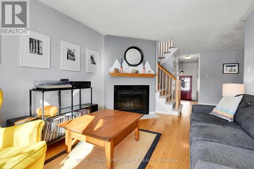 710 Hancock Crescent, Ottawa, ON - Indoor Photo Showing Living Room With Fireplace