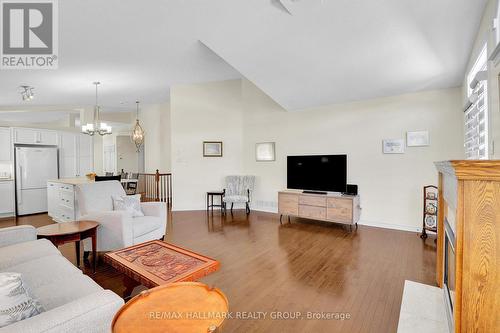 165 Granite Court, Ottawa, ON - Indoor Photo Showing Living Room