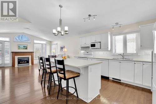165 Granite Court, Ottawa, ON - Indoor Photo Showing Kitchen