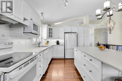 165 Granite Court, Ottawa, ON - Indoor Photo Showing Kitchen With Double Sink