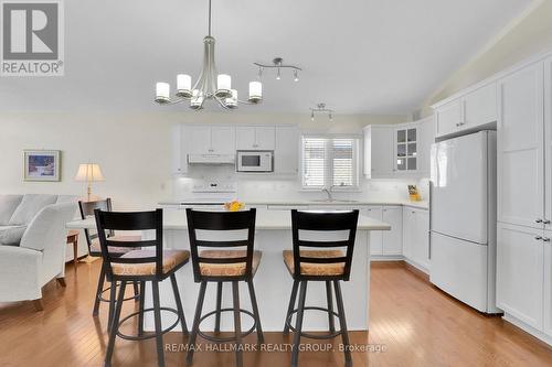 165 Granite Court, Ottawa, ON - Indoor Photo Showing Kitchen