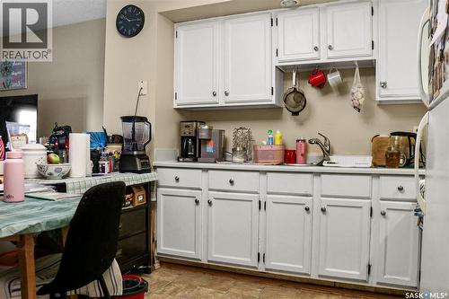 223-225 Wakabayashi Way, Saskatoon, SK - Indoor Photo Showing Kitchen