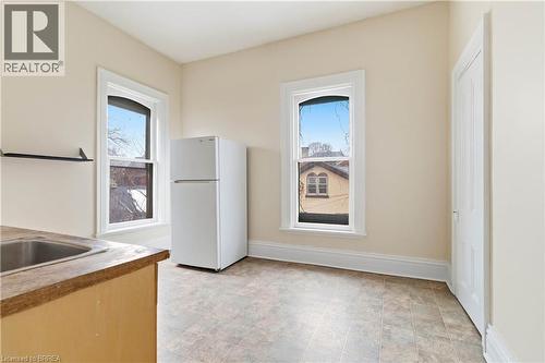 74 Pearl Street, Brantford, ON - Indoor Photo Showing Kitchen