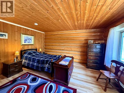 2875 Spout Lake Road, Lac La Hache, BC - Indoor Photo Showing Bedroom
