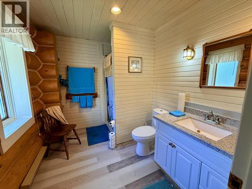 2875 Spout Lake Road, Lac La Hache, BC - Indoor Photo Showing Bathroom