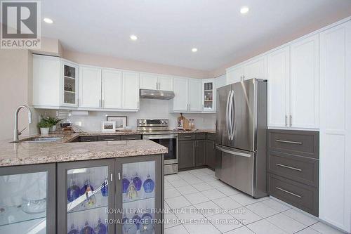 7 Winterberry Drive, Whitby (Rolling Acres), ON - Indoor Photo Showing Kitchen