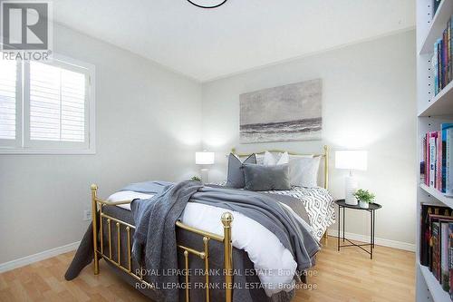 7 Winterberry Drive, Whitby (Rolling Acres), ON - Indoor Photo Showing Bedroom