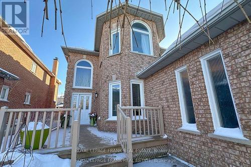 7 Winterberry Drive, Whitby (Rolling Acres), ON - Outdoor With Deck Patio Veranda