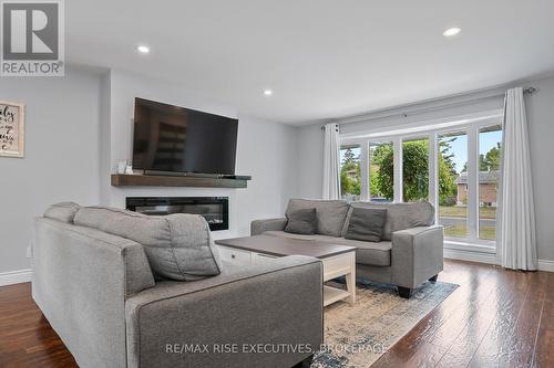 693 Laidlaw Crescent, Kingston (South Of Taylor-Kidd Blvd), ON - Indoor Photo Showing Living Room With Fireplace
