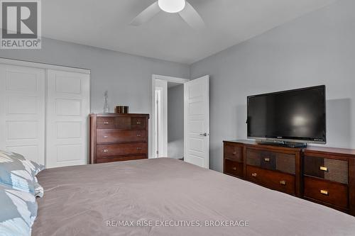 693 Laidlaw Crescent, Kingston (South Of Taylor-Kidd Blvd), ON - Indoor Photo Showing Bedroom