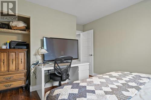 693 Laidlaw Crescent, Kingston (South Of Taylor-Kidd Blvd), ON - Indoor Photo Showing Bedroom