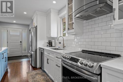 693 Laidlaw Crescent, Kingston (South Of Taylor-Kidd Blvd), ON - Indoor Photo Showing Kitchen With Stainless Steel Kitchen With Double Sink With Upgraded Kitchen