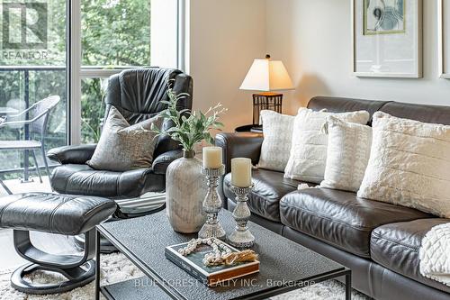 406 - 1200 Commissioners Road W, London South (South B), ON - Indoor Photo Showing Living Room