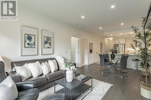 406 - 1200 Commissioners Road W, London South (South B), ON - Indoor Photo Showing Living Room