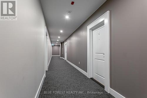 406 - 1200 Commissioners Road W, London South (South B), ON - Indoor Photo Showing Other Room
