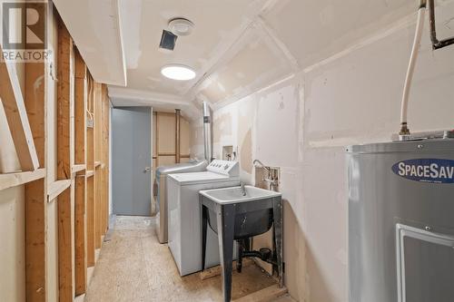 31 Neptune Road, St. John'S, NL - Indoor Photo Showing Laundry Room