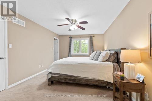 404 Wisteria Crescent, Ottawa, ON - Indoor Photo Showing Bedroom